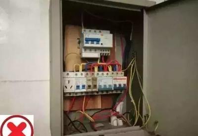 老電工的火眼金睛 工業插座安全隱患識別術